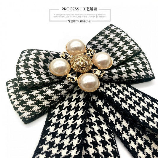 Houndstooth Bow Pearl Brooch