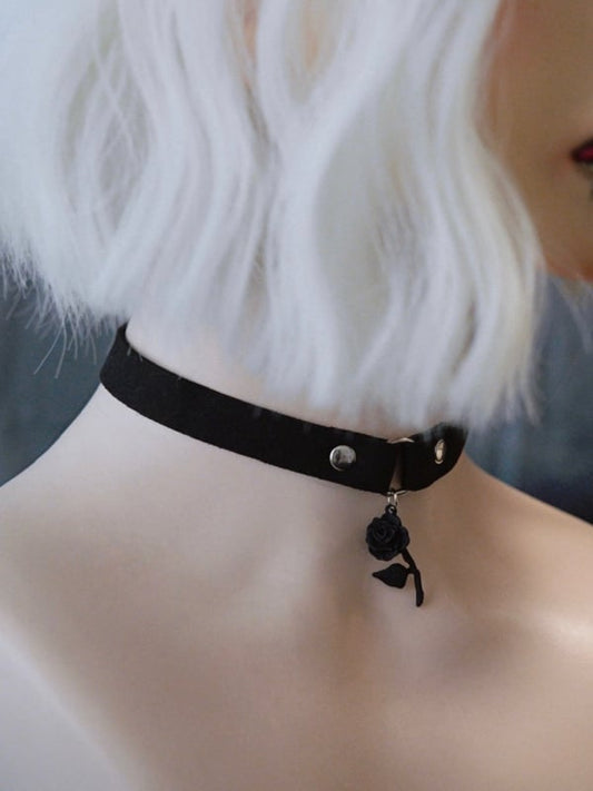 Black Gothic Studs Decorated Rosette Pendant Choker