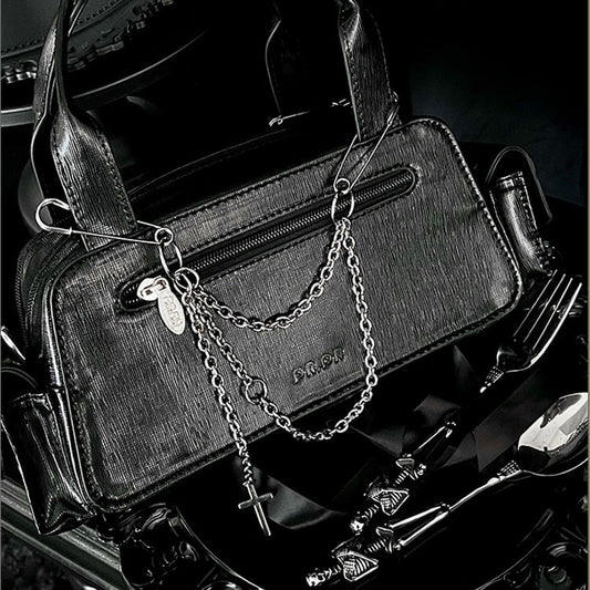 Black Heart Buckle Decorated Ita Bag