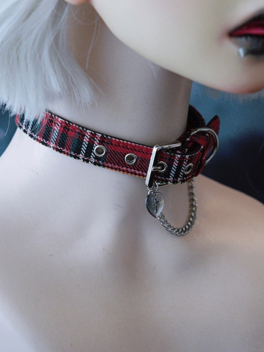 Red&Green Gothic Cross Decorated Heart And Chain Pendant Plaid Choker