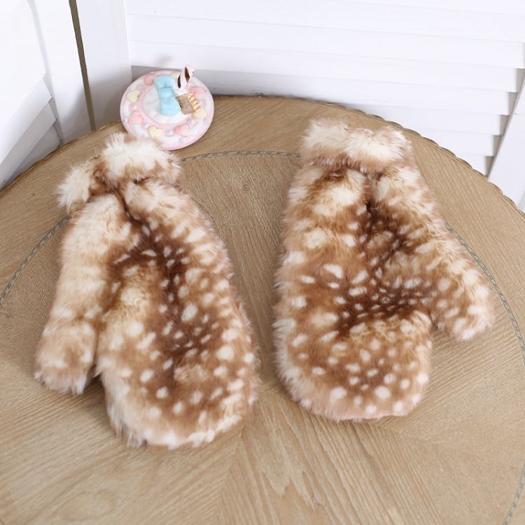 A Pair of Cute Deer-Spot Pattern Plush Warm Gloves