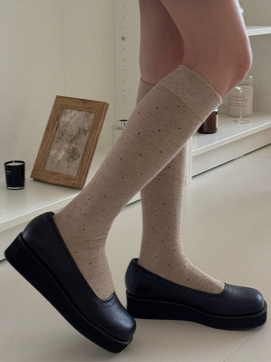 White/Light Brown/Dark Coffee/Dark Grey/Black Polka-dot Pattern Underknee Stockings