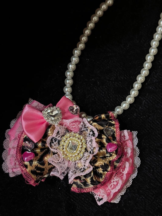 Pink Rhinestone Heart Decorated Leopard Pattern Bowknot Pendant Beaded Necklace