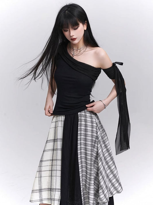 Black Asymmetrical Neckline Slim-fitting T-shirt