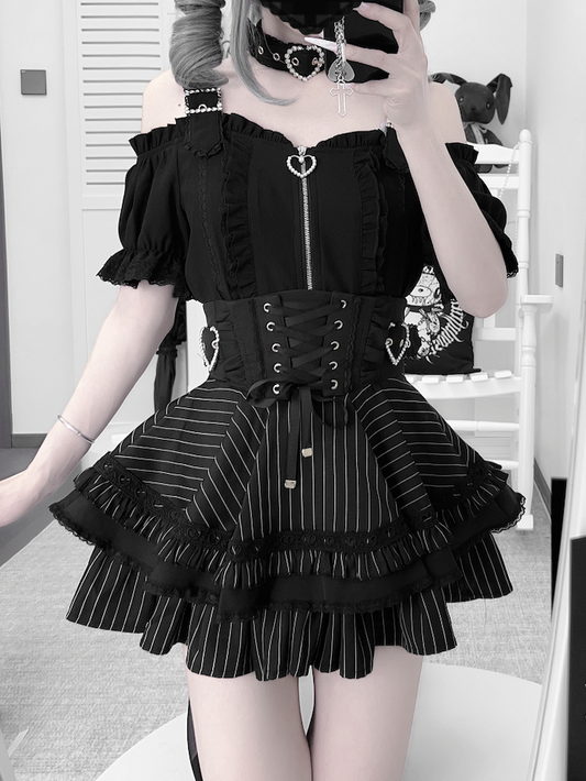 Jirai Kei Off-the-Shoulder Neckline Landmine Style Black Short Sleeves Top with Free Choker