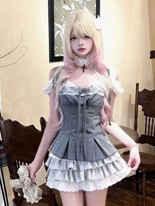 Elegant Light Gray Tiered Skirt with Lace Hem