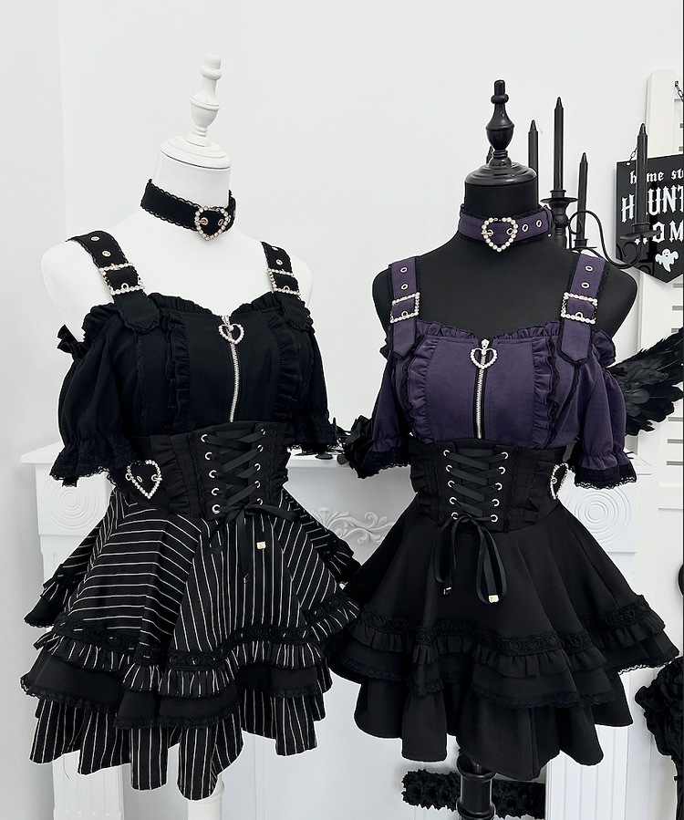 Jirai Kei Heart Buckles Lace-up Front and Back Black Striped Tiered Skirt