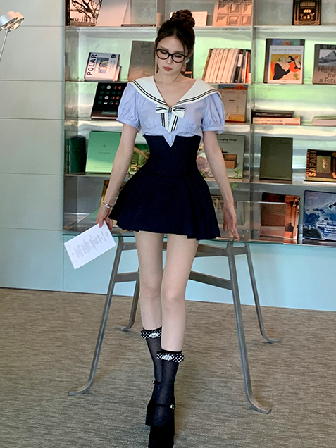 Black/White Polka-dot Pattern Bowknot Calf Socks