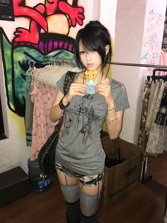 Y2k Punk Style Gray T-shirt with Subcultural Print