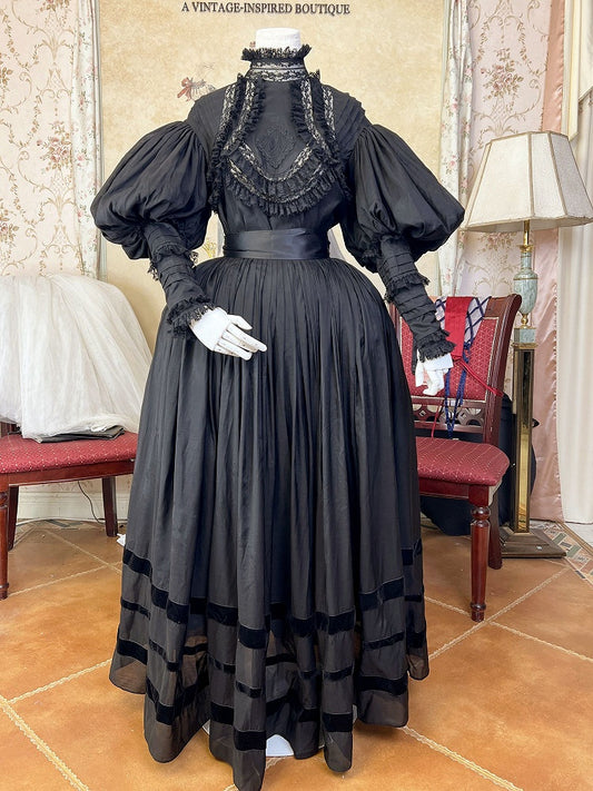 Black Leg-of-Mutton Sleeves Vintage Lace Blouse and Black Skirt Long Version Set
