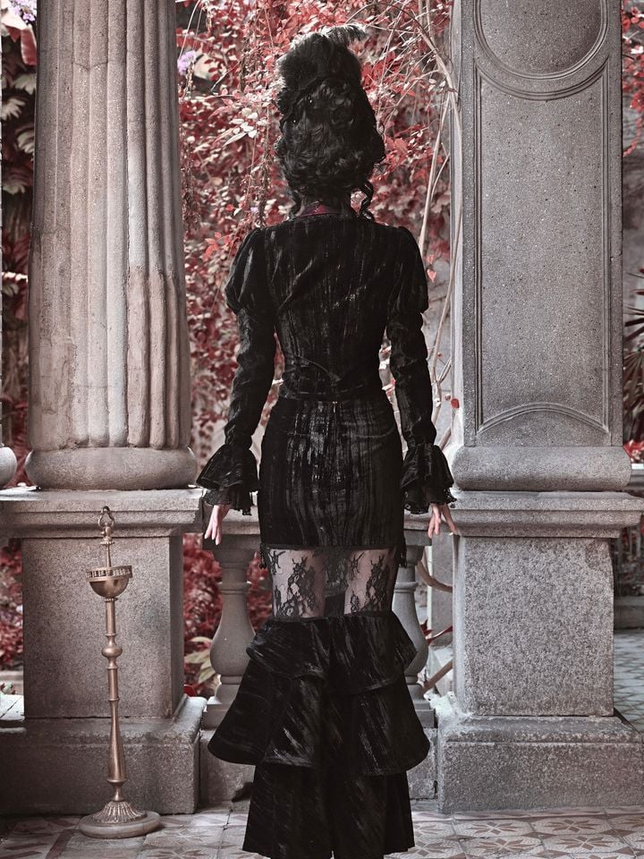 Halloween Gothic Black Velvet Cropped Jacket with Sequins Collar Vampire Jacket