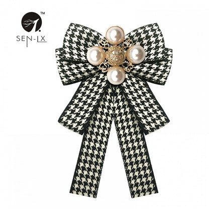 Houndstooth Bow Pearl Brooch