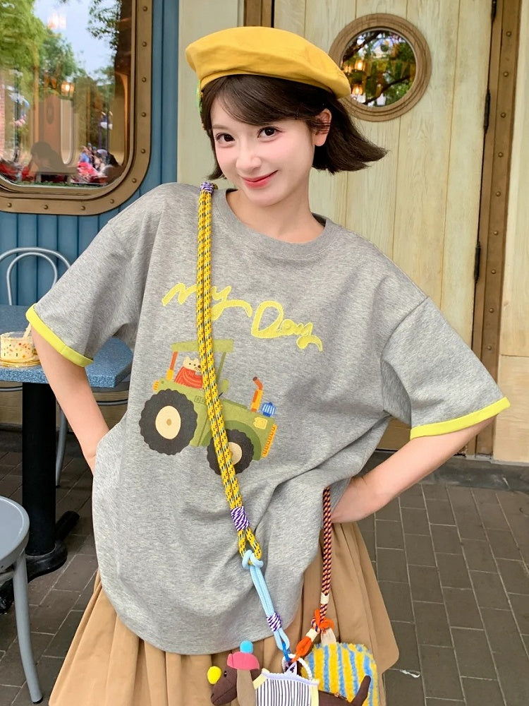 Gray Round Neck Cartoon Tractor Print Loose T-shirt