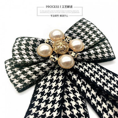 Houndstooth Bow Pearl Brooch
