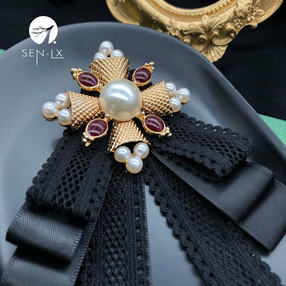 Baroque vintage Bow Brooch