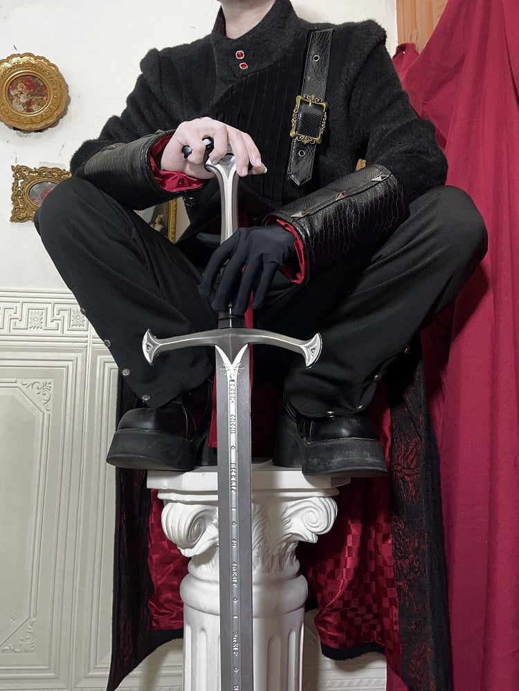 Ouji Fashion Black Leather Cuffs Gothic Lolita Woolen Coat with Red Inner Lining