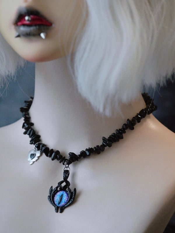 Black Gothic Demon Eye And Heart Pendant Crushed Stone Necklace