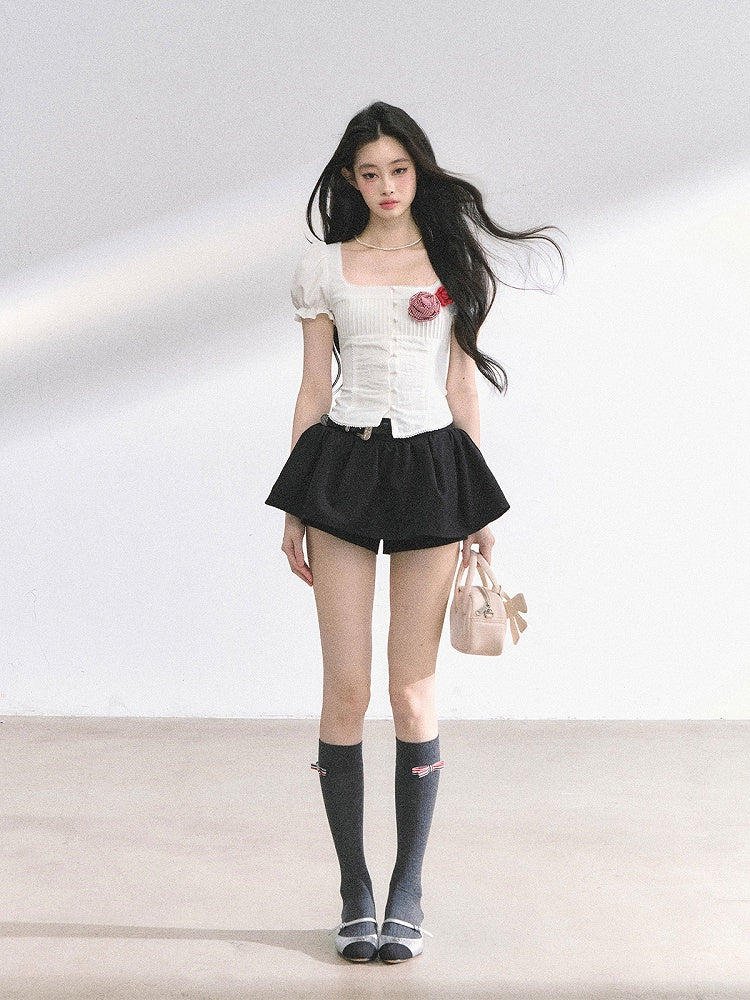 White Square Neckline and Short Puff Sleeves Floral Decorated T-shirt