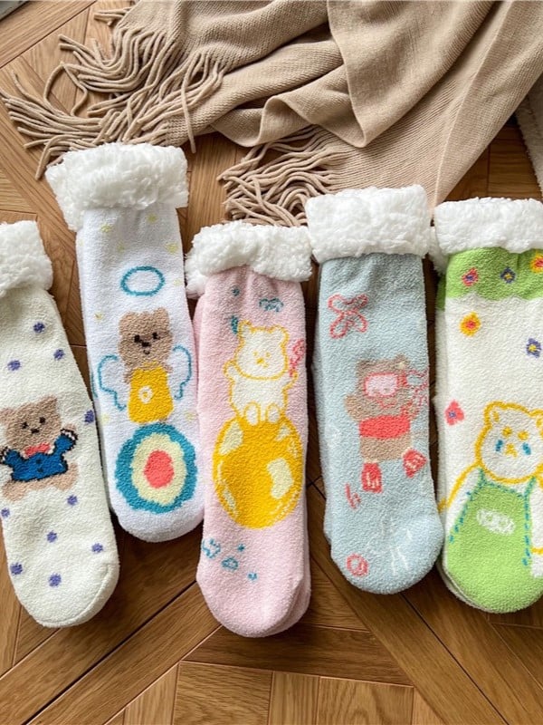 7 Options Cartoon Bear Winter Socks