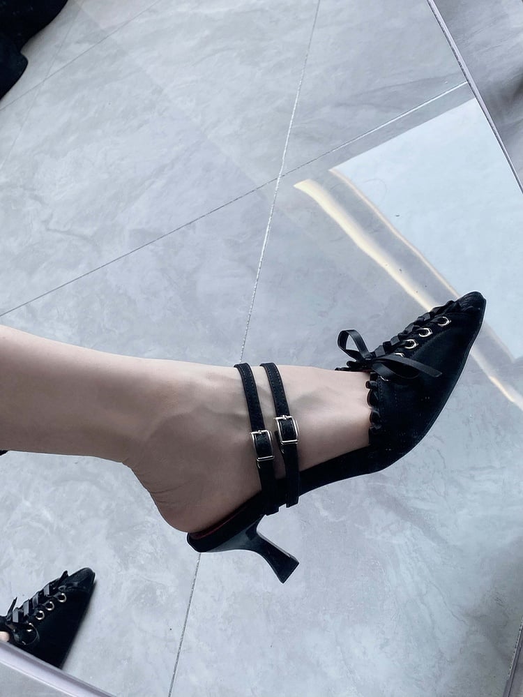 Black Lace-up Detail Pointed Toe Gothic Slingback Sandals