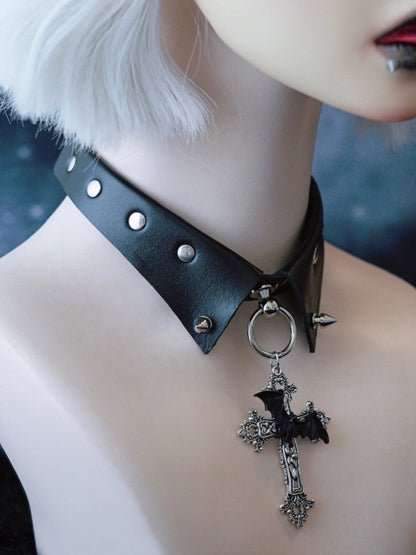 Black&Silver Gothic Bat Decorated Cross Pendant Studs Design Buckle Choker