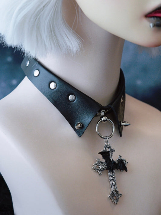 Black&Silver Gothic Bat Decorated Cross Pendant Studs Design Buckle Choker