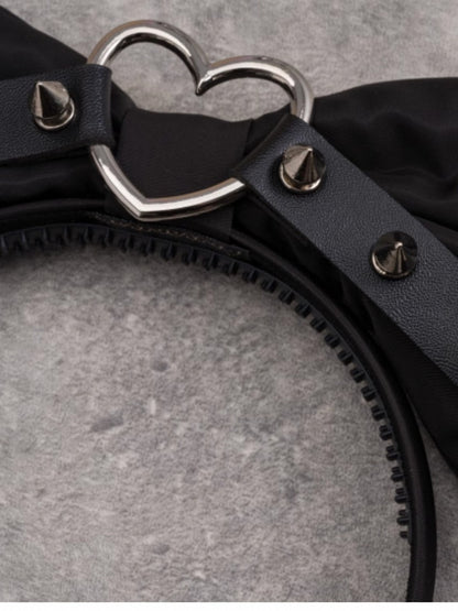 Black Heart Buckle With Studs Design KC