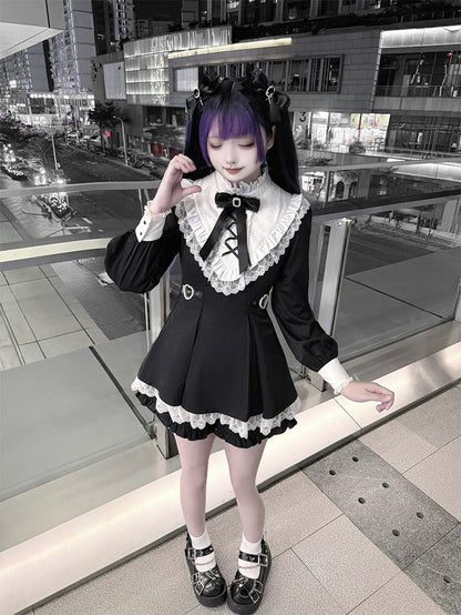 Jirai Kei Black & White Two-Piece Set | Lace Trim Top with Heart Buckles Waist & Matching Shorts