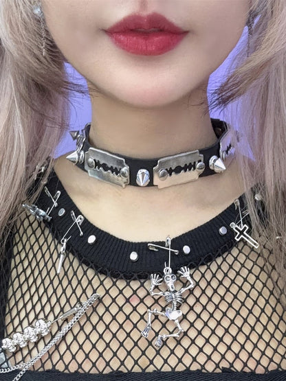 Black Punk Rock Studs Details Choker