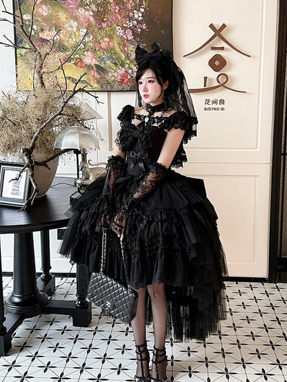 Beads and Rhinestones Neckline Design Black Kuro Lolita Dress with Lace Trim and Bow Accents