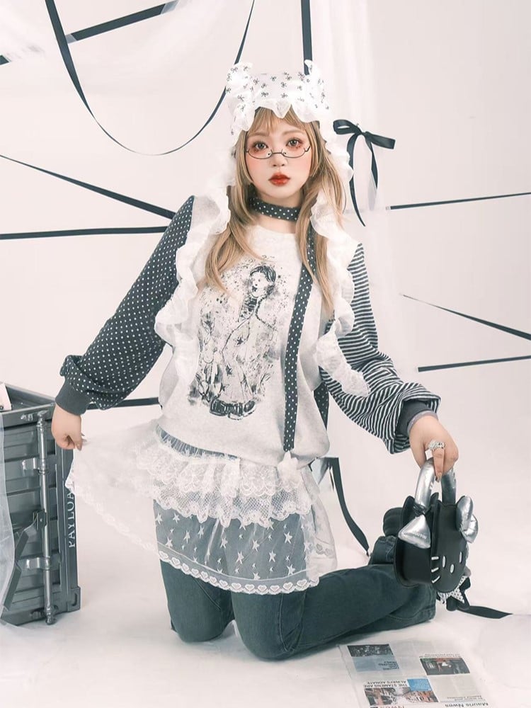 Plus Size Y2K White Anime Girl Print Top with Striped & Polka Dot Sleeve