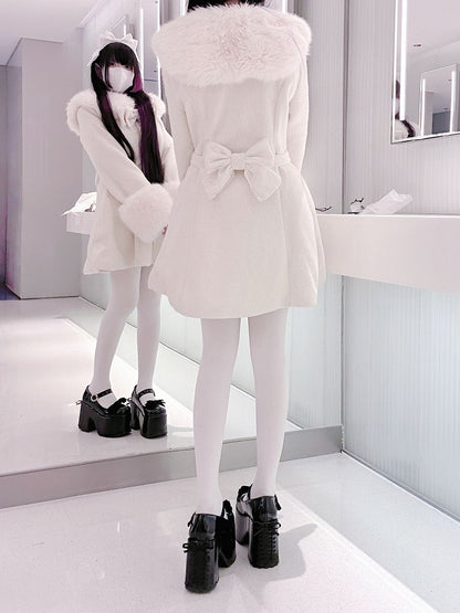 Jirai Kei Black/Beige Waisted Coat with Detachable Faux Fur Collar and Cuffs