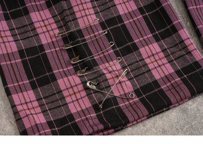 Pins Decorated Black and Pink Plaid Leg Sleeves