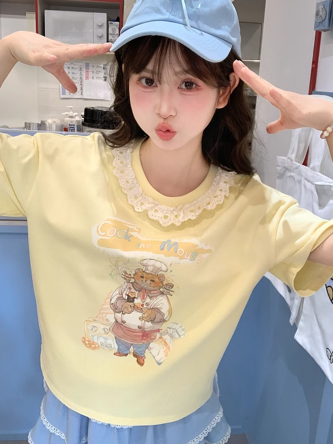 Chef Mouse Print Lace Trim Neckline Yellow Round Neck Loose Cotton T-shirt