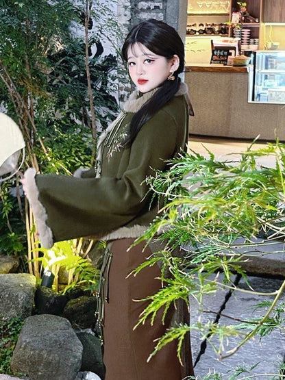 Plus Size Bamboo leaves Embroidery Green Coat Plush Trim