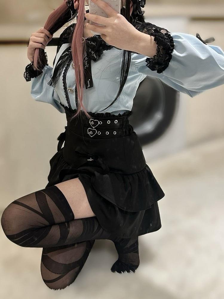 Jirai Kei Black Heart Buckles Bowknot and Rhinestone Accents Tiered Skirt