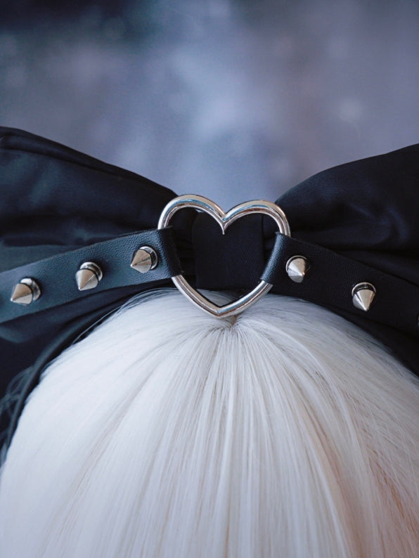 Black Heart Buckle With Studs Design KC