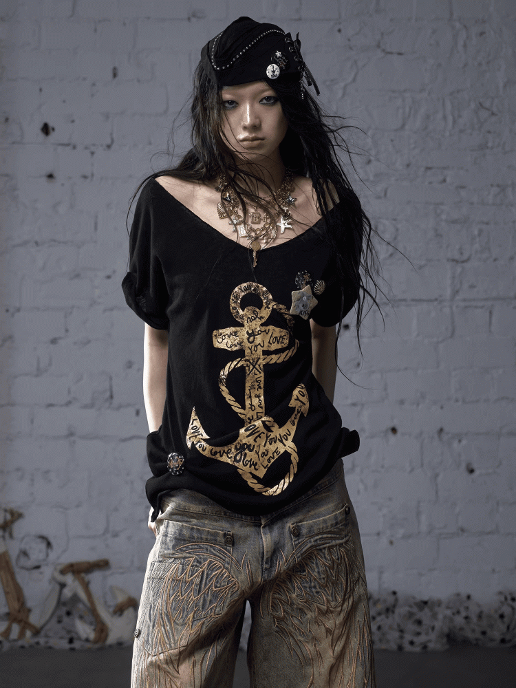 Black/White Distressed Design Navycore Graphic T-shirt