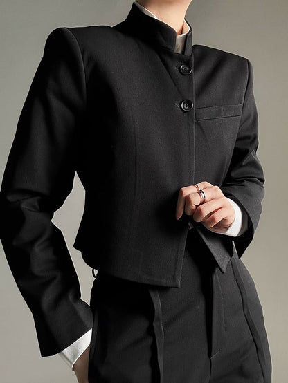 Ouji Lolita Black Crop Blazer with Notched Collar & Single-Breasted Buttons