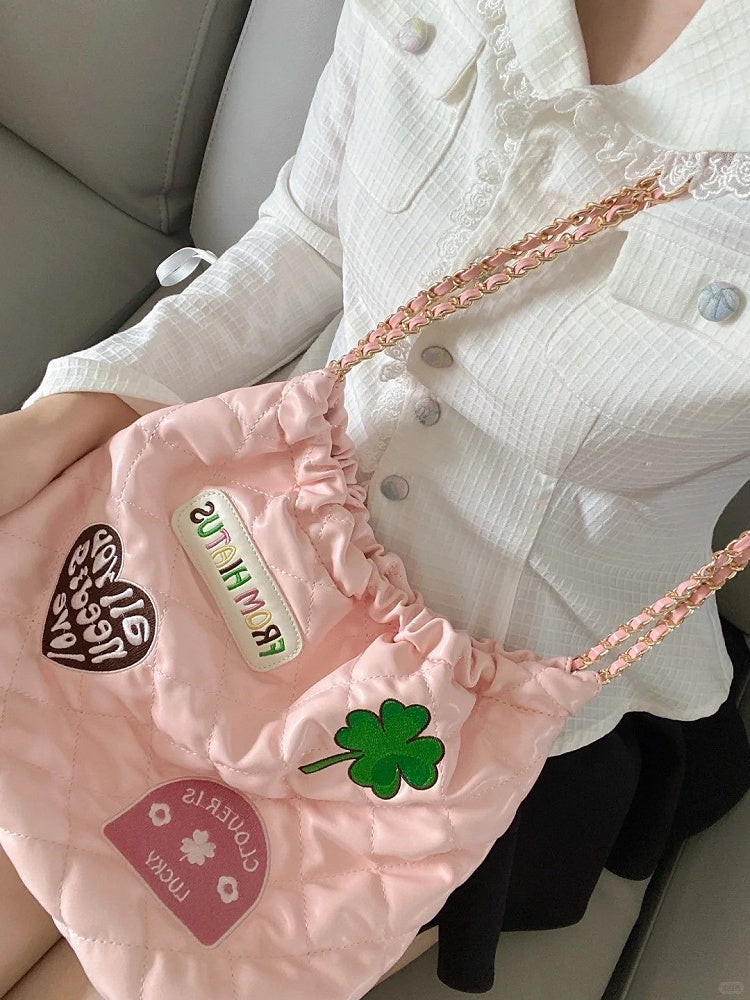Sweet Pink Diamond Quilted Drawstring Shoulder Bag With Clover And Letter Embroidery