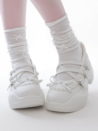 White Knotted Bow at Top Crisscross Design Platforms