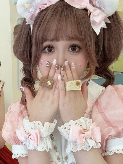 White/Brown Bowknot Decorated Chocolate Ring