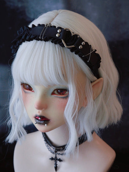 Black Ruffle Trim Buckle Decorated Pins Details With Heart Design KC