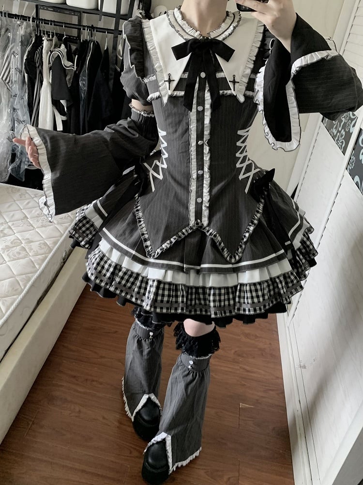 Dark Gray Striped Pattern Trumpet Sleeves