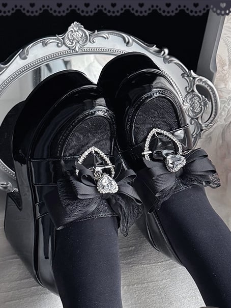 Jirai Kei Black Slip-On Platform Shoes: Round Toe with 9.5cm Block Heel, Bow & Heart Rhinestone Detail