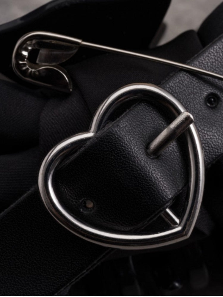 Black Gothic Bowknot Claw Clip Buckle Decorated with Heart Charm