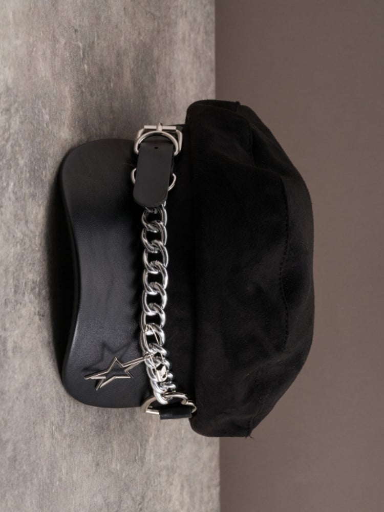 Black Gothic Star Charm Heart Buckle Design Beret Hat With Chain