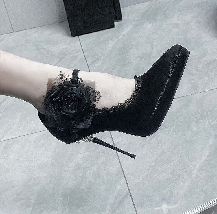Black Gothic Floral Decorated Pointed Toe Satin High Heels