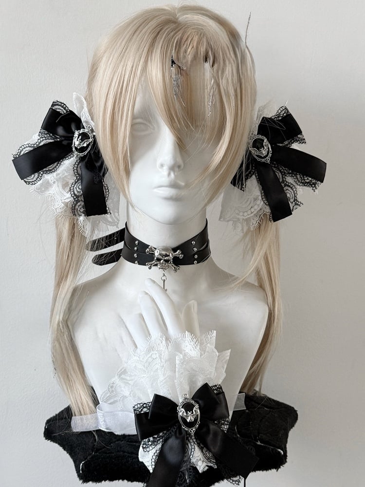 Jirai Kei Black Bowknot Bat Accent White Lace Hairclips