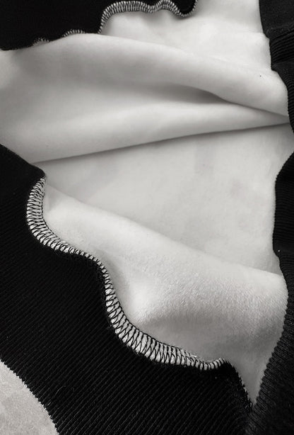 Skull and Stars Print Black and White Sweatshirt